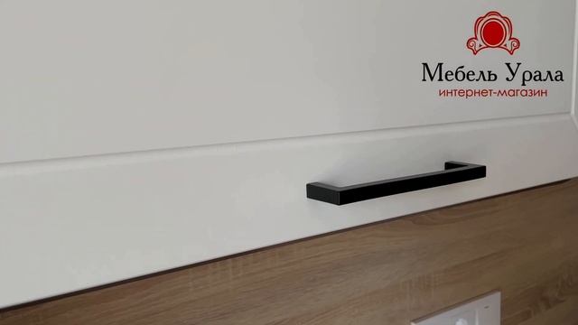 Обзор угловой кухни с телевизором