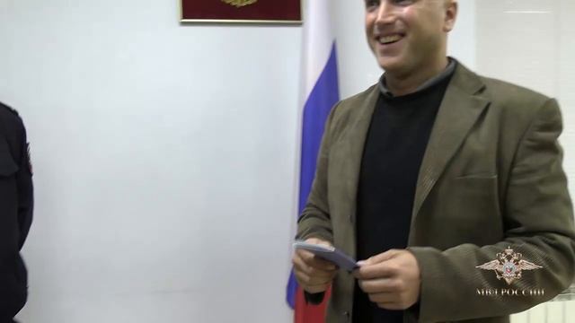 Британский журналист Грэм Филлипс получил временное убежище на территории нашей страны смотреть онлайн