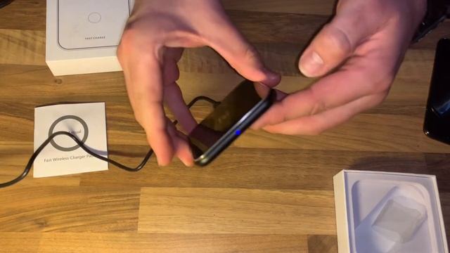 Exquisite 10W Fast Wireless Charger Qi charger for smartphone (iPhone) unboxing and instructions смотреть онлайн