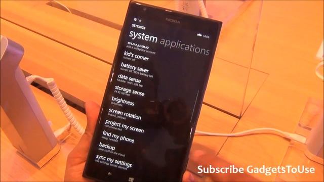 Windows Phone 8.1 Install Apps on SD Card and Wireless Display Explained Overview HD смотреть онлайн
