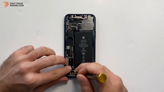 Réparation module Vibreur iPhone 12 Pro смотреть онлайн