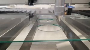 Лазерная резка стекла 3мм на СО2 станке мощностью 300ватт. (300w co2 glass laser cutting)