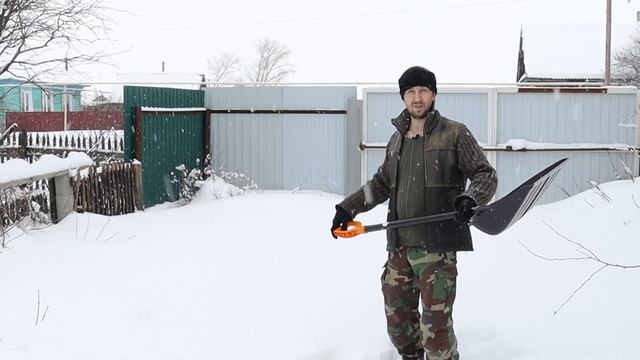 Снеговая лопата для дачи Plantic. Стоит ли покупать?