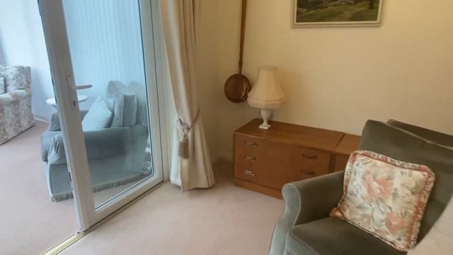 SOLD - Farriers Close Woodley Reading смотреть онлайн