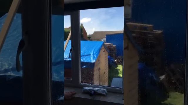 How To Clean and Wash Windows With Squeegee Like Window Cleaners смотреть онлайн