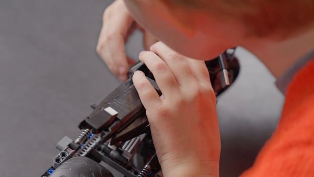 LEGO Technic 42155 BATMAN – BATCYCLE смотреть онлайн