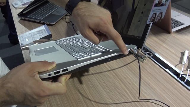 Asus N751JX Hands On 4K UHD смотреть онлайн