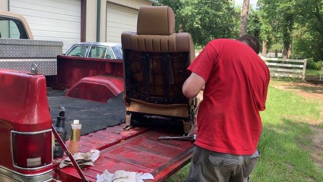 Mercedes 300D Install Passenger Seat in Drivers Side Part 3 смотреть онлайн