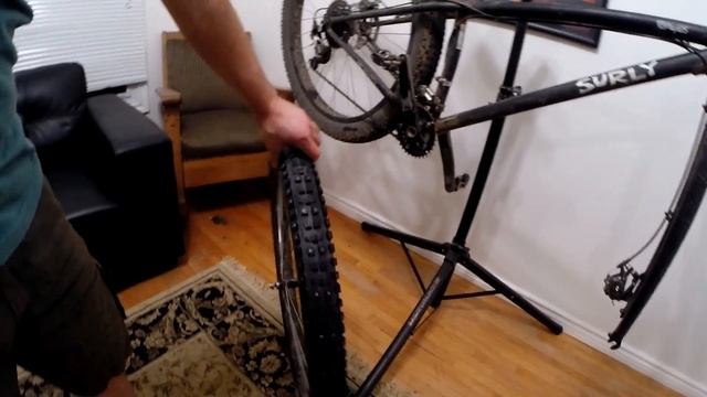 45NRTH Nicotine 29*2.35" Studded Tire Install. Surly Krampus Ops 29+. смотреть онлайн