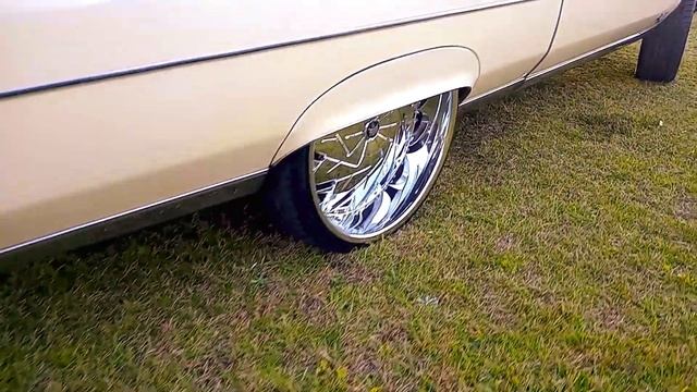 1975 Pontiac Grandville Vert 26s смотреть онлайн