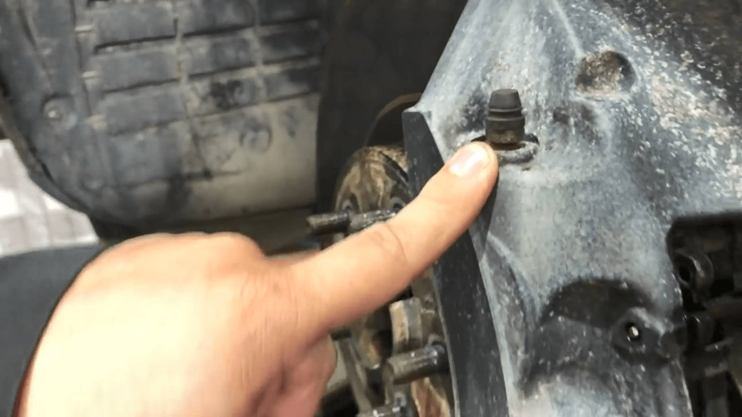 Тормозной штуцер на Рендж Ровер L405. Что полезно знать смотреть онлайн