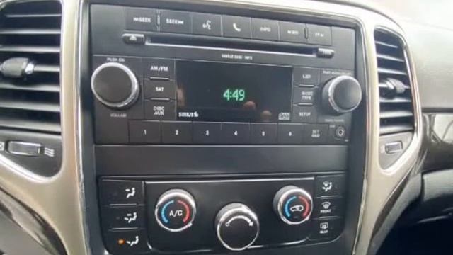 2011 Jeep Grand Cherokee 4WD Laredo (Nanaimo, British Columbia) смотреть онлайн