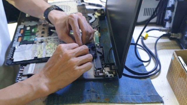 Asus X550c - máy mất nguồn, kích nguồn không thấy tín hiệu. смотреть онлайн
