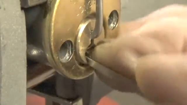 (362) Locks From RJ - KIK Schlage type Keyway 6 Pin SPP'D and Gutted смотреть онлайн