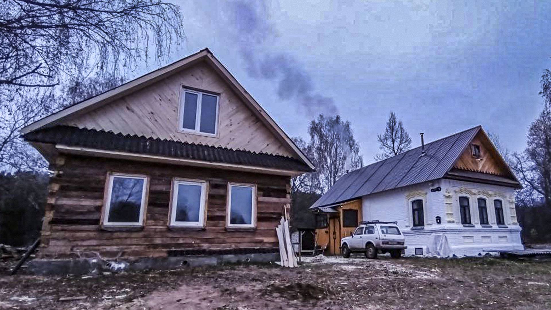 Новая мастерская окончательно преобразилась, а вход в дом прадеда обрёл навес. Подшивы готовы смотреть онлайн