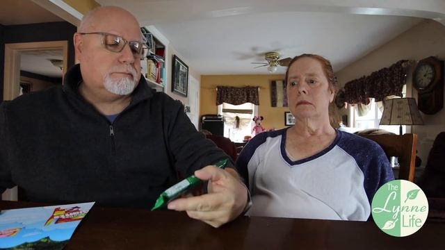 Trying SnackCrate snacks from the United Kingdom смотреть онлайн