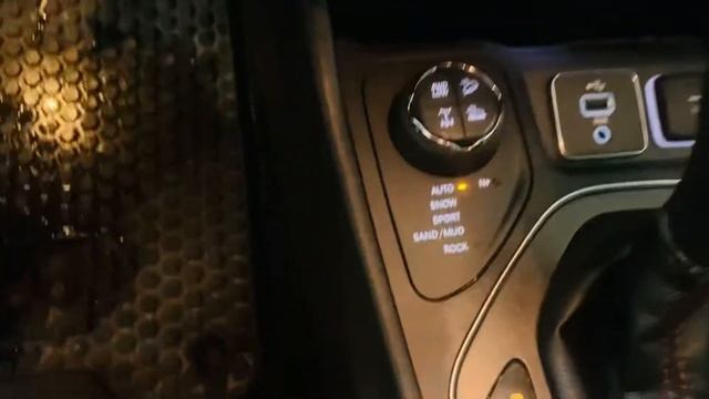 19 Jeep Cherokee for Justine смотреть онлайн