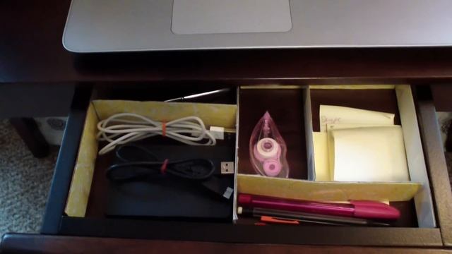 Minimalist Space - Desk [COLLAB] смотреть онлайн