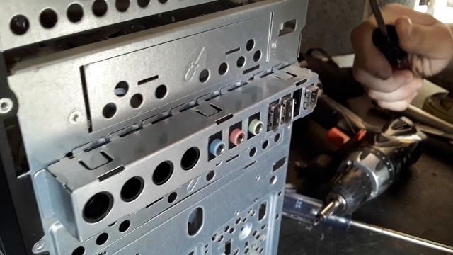 Scrapping a HP Microsoft Vista Desktop Computer Tower смотреть онлайн