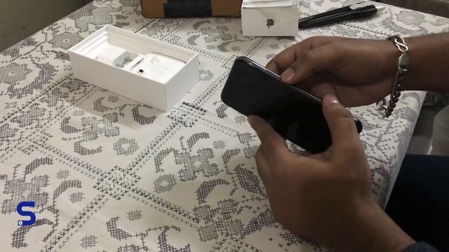 Apple iPhone XS Unboxing. Purchased from Amazon [Hindi] смотреть онлайн