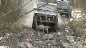 Внедорожники по бездорожью. Веселые покатушки по грязи