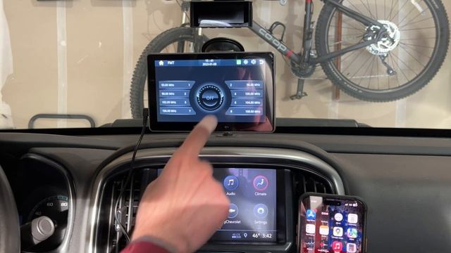 Apple Carplay or Android Auto ANYWHERE! - URVOLAX смотреть онлайн
