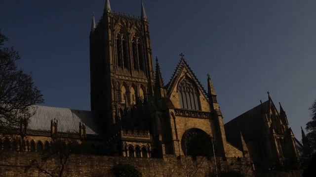Lincoln Cathedral during the eclipse смотреть онлайн