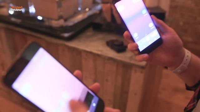 Google Pixel and Pixel XL | Hands On смотреть онлайн