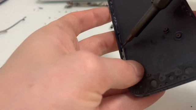 Восстановление iPhone 5 на iOS 6.1.3. Замена корпуса и дисплея. смотреть онлайн