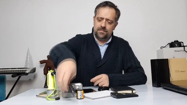 O QUE CABE DENTRO DE UM SMARTPHONE ? | No meu tempo era assim ... смотреть онлайн