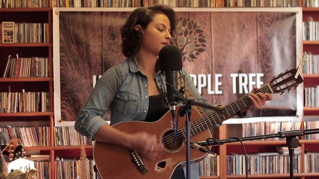 Danni Nicholls - 'The Tennessee Waltz' (Patti Page cover) | UNDER THE APPLE TREE смотреть онлайн