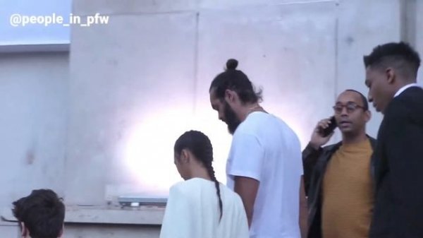 Joakim Noah and Lais Ribeiro - Elie Saab Fall Winter 22/23 fashion show in Paris - 05.03.2022