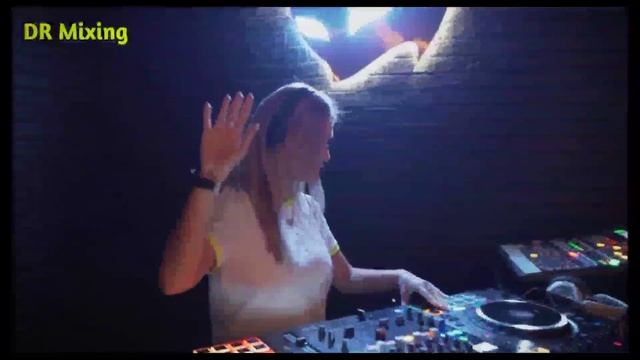 Bus Vich Bethi Sajji Teeji Seat Te || New Viral Kaka Panjabi Song || बस विच बैठी सजी तीजी सीट ते смотреть онлайн