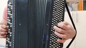 Костры горят далёкие Разбор песни на баяне