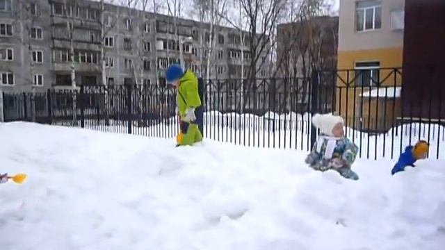 Гуляем и играем на свежем воздухе))) СДС 