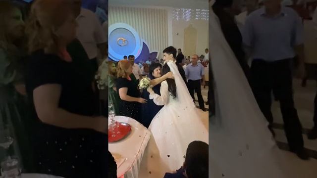 Влог с Азербайджанской свадьбы ! Еда , традиции , танцы 💃🏻 смотреть онлайн