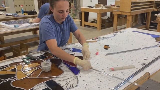 How a Stained Glass Window is Made смотреть онлайн