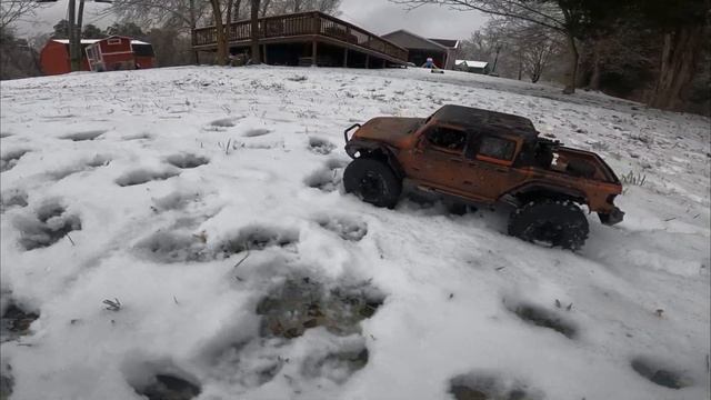 Zombie Jeep Gladiator Rubicon Playing In The Snow смотреть онлайн