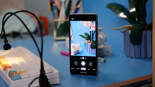 I ditched my iPhone for the new Pixel 7a | A Pixel Review. смотреть онлайн