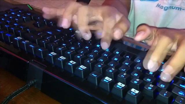 Razer Blackwidow Ultimate Typing Test смотреть онлайн