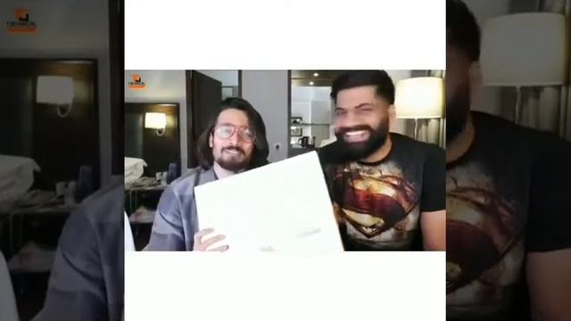 🇬🇧😨😱Technical guruji giving Apple's laptop gift to bhuvan bam смотреть онлайн