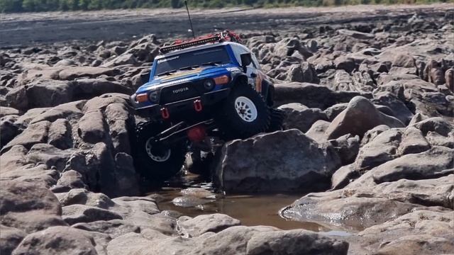 FTX GEO Outback aka Toyota FJ Sully Rock and Water splash. RC Crawler Rock Crawler 4K ready смотреть онлайн