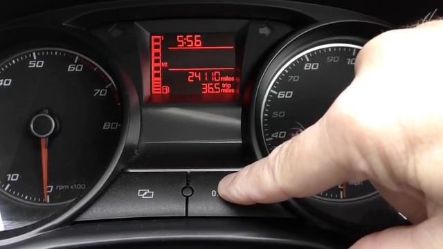 How to set the clock on a 2012 Seat Ibiza 1.4 SE. Clock set. Time setting. Change time смотреть онлайн