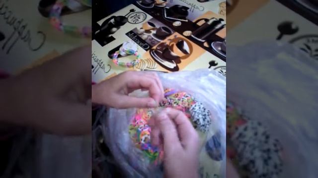 Как сделать брелок из резинок смотреть онлайн