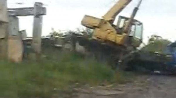 Автокран обломился пополам ЖЕСТЬ!!! ХОЗЯИН Я ТАК ШТАРАЛСЯ! ЗИЛ НЕ ВЫДЕРЖАЛ И УВЫ КОНЕЦ ЕМУ!