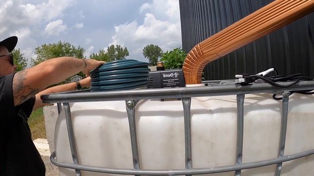 Installing Livestock Tank Pool - No Filter Needed: Rainwater Collection System -Three Acre Homestea смотреть онлайн