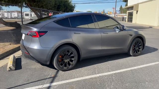 Tesla Model Y 3M Ceramic IR 15% all around on white interior смотреть онлайн