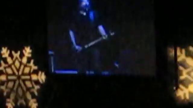 The Offspring's Dexter Holland 'Staring at the Sun' intro. смотреть онлайн