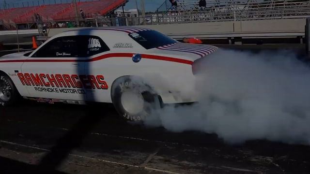 Dodge Challenger V10 Drag Pak смотреть онлайн