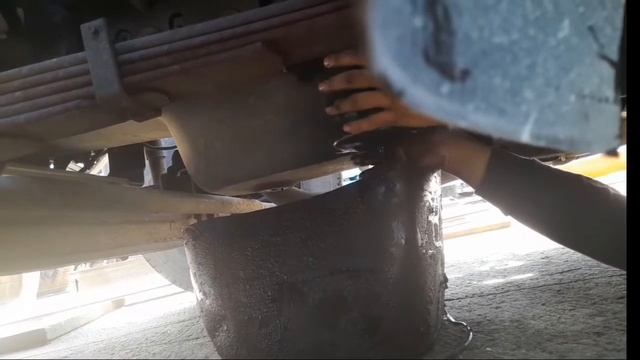 Isuzu 6HL1 Change Oil смотреть онлайн
